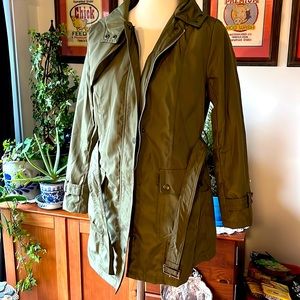 NWOT Raincoat w/ removable fur liner